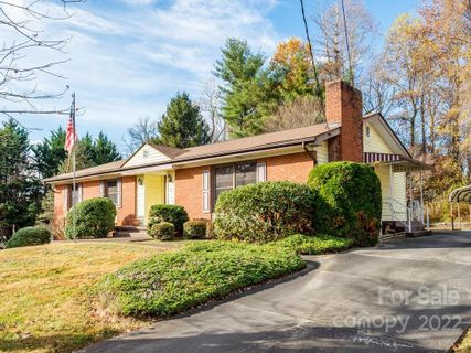 8 Glencliff Road sold home in Woodside Hills, Candler, NC