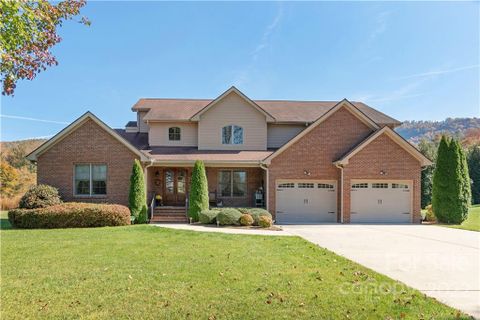 28 Sovereign Lane sold home in Monarch Estates, Fairview, NC