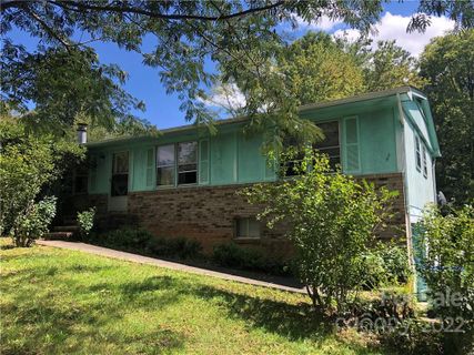 33 Lilac Lane 26