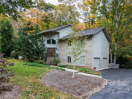 305 E Sondley Drive