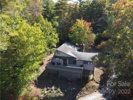 910 Round Mountain Road
