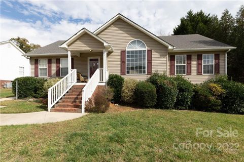 544 Menzies Drive