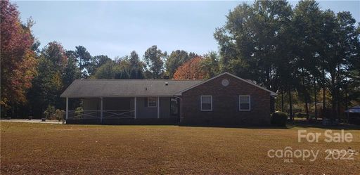 1329 Foxfire Drive sold home in Woodland Hills, Lancaster, SC