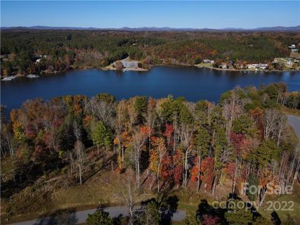 5760 Lake Pointe Drive 19 sold home in Waterfront Harbor, Granite Falls, NC