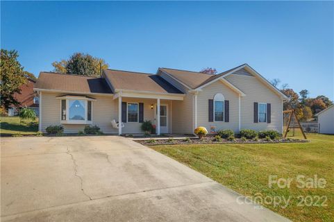 304 N Meadow Drive sold home in Carriage Hills, Morganton, NC