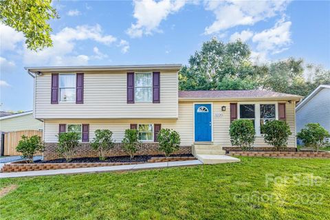 3220 Old House Circle sold home in Pheasant Knoll, Matthews, NC