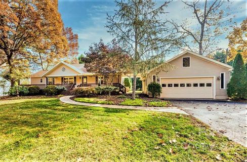 1446 Fairway Drive