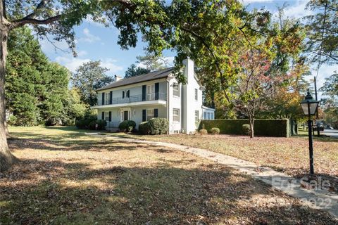 1235 S Wendover Road