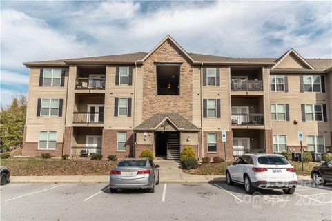 91 Brickton Village Circle 201