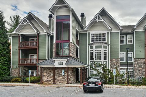 1000 Olde Eastwood Village Boulevard 304