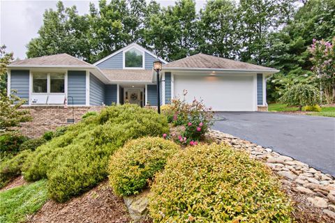 106 Broadmoor Drive