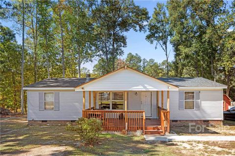 116 Fox Trail Drive sold home in Fox Trail, Mount Holly, NC