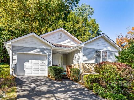314 Ewarts Hill Road sold home in Duncraggen, Hendersonville, NC
