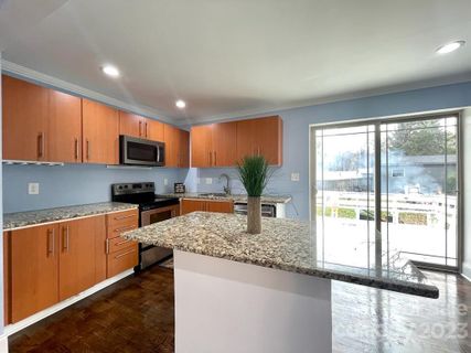 2337 Woodleaf Drive sold home in Fallscrest, Gastonia, NC