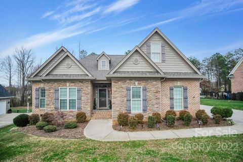 304 Wintergreen Court sold home in Hall Crossing, Kings Mountain, NC