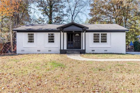 901 Echo Glen Road sold home in Echo Glen, Charlotte, NC