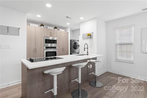 1515 Briar Creek Road A sold home in Midwood Place, Charlotte, NC