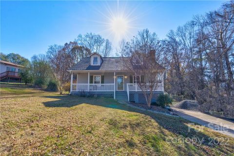7013 Richmond Drive sold home in Williamsburg Acres, Kings Mountain, NC