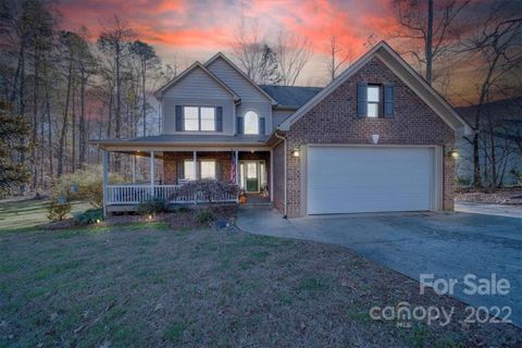 7300 Empire Drive sold home in Mountainbrook, Mount Pleasant, NC