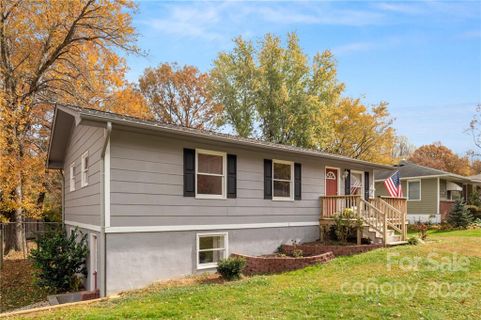 110 Upward Acres Street sold home in Upward Acres, East Flat Rock, NC