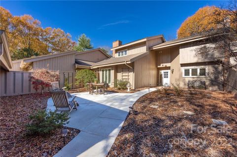4920 Torrey Pines Court