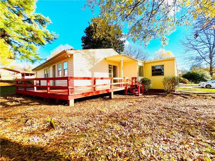 906 15th Street sold home in Lyle Haven, Conover, NC
