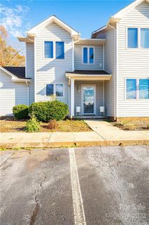 3284 White Oak Court sold home in White Oak Manor, Claremont, NC
