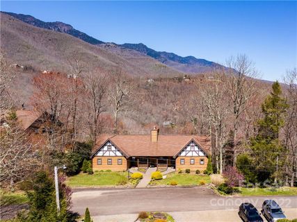 418 Overlook Drive Azalea 2 sold home in Alpine Village, Burnsville, NC