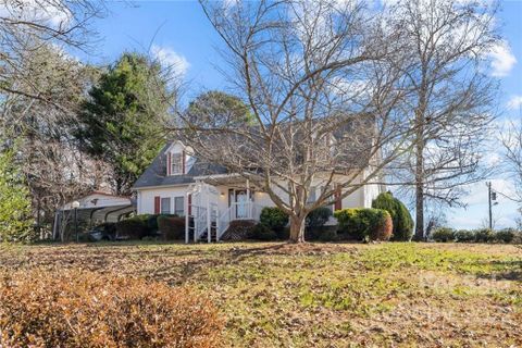 2170 Green Haven Court sold home in Green Haven, Morganton, NC