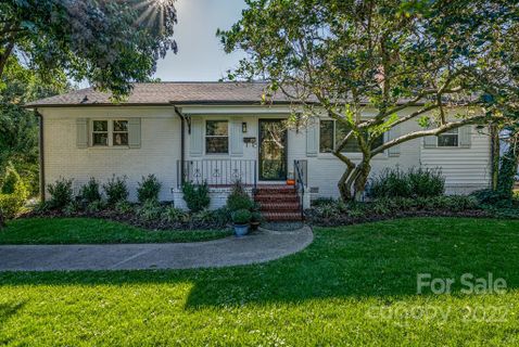 1138 E Woodlawn Road