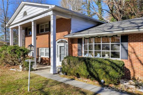 323 N Hillandale Drive sold home in Hillandale, East Flat Rock, NC