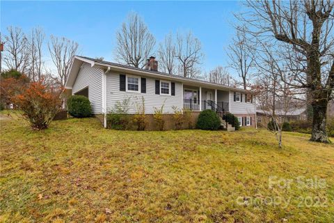 521 Tabor Road sold home in Ward Heights, East Flat Rock, NC