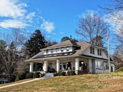 489 N Lakeshore Drive