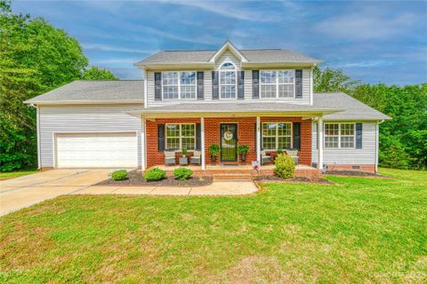 141 Blue Sky Circle sold home in Hamilton Heights, Shelby, NC