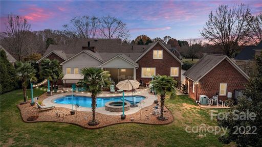 6016 Highview Road sold home in Lake Providence, Matthews, NC