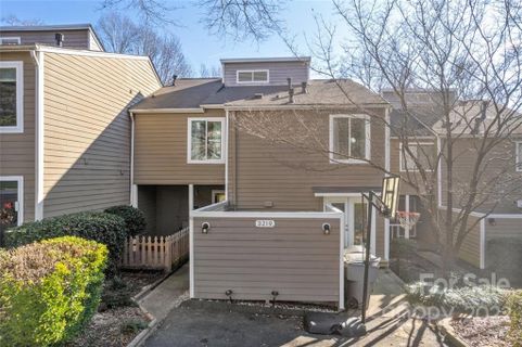 3219 Windbluff Drive