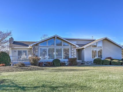5 Loridon Drive sold home in Alpine Meadows, Weaverville, NC