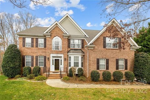 1906 Sycamore Berry Court