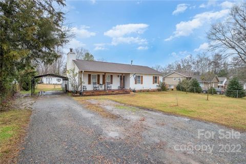 304 King Henry Lane