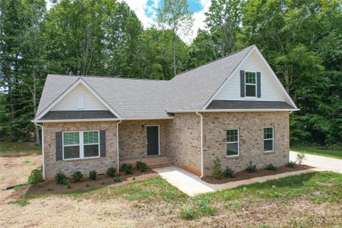 3229 Creek Bend Court sold home in Mountain Creek, Sherrills Ford, NC