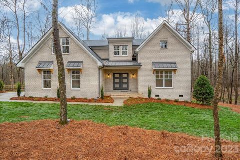 7500 Walnut Crest Drive sold home in Walnut Crest, Waxhaw, NC