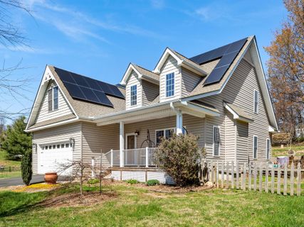 480 Meadowview Drive sold home in Meadowview, Saluda, NC