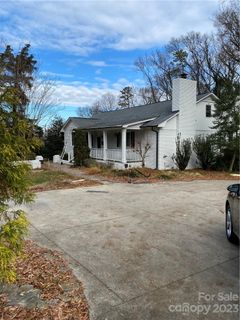 1001 Coddington Place sold home in Wendover Hills, Charlotte, NC