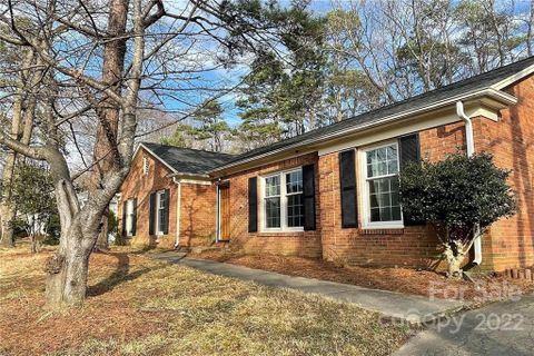 6821 Old Post Road