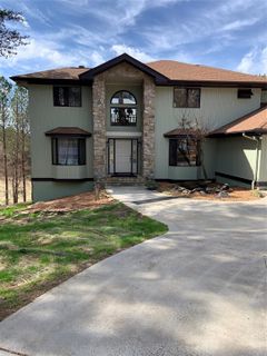 11001 Dog Leg Trace sold home in Seven Coves, Tega Cay, SC