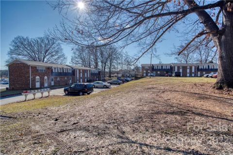 101 109 Delmont Court