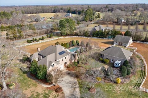 1201 Rosehill Drive sold home in Oak Grove Farm, Waxhaw, NC