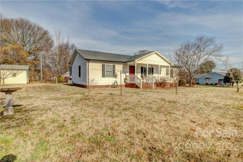 1800 Perfection Avenue sold home in Pebble Creek, Belmont, NC