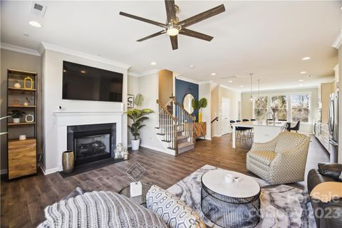 621 Tudor Park Way