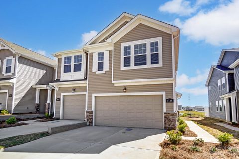 1139 Bigelow Street 289 / Briana